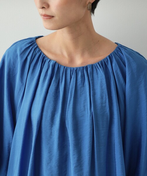 OPAQUE.CLIP（オペークドットクリップ）の「◆バルーンスリーブギャザーブラウス【洗濯機洗い可】（シャツ/ブラウス・レディース・ベージュ/ブルー系その他/ブラック/チャコールグレー・38/40/42）」の16枚目の写真