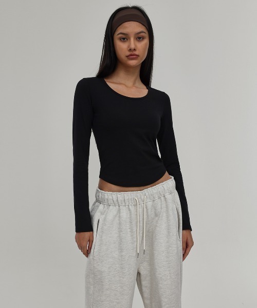 BLACKUP（ブラックアップ）の「[B-BASIC] ベーシックコットンモダールUネック長袖Tシャツ (2SIZE)（Tシャツ/カットソー・レディース・アイボリー/ブラック/グレイッシュベージュ・SMALL/MEDIUM）」の14枚目の写真