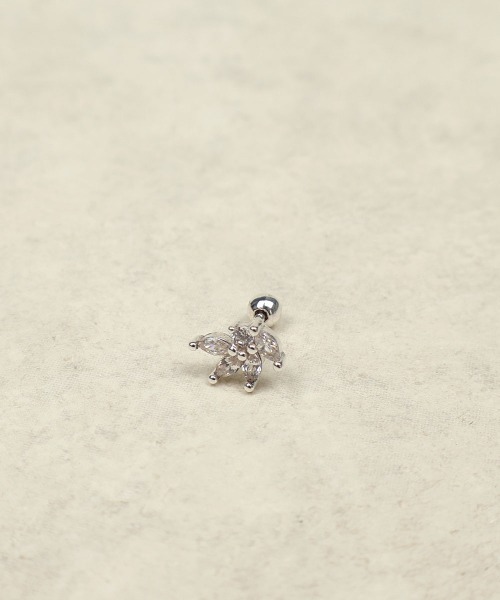 CEMONEMO（セモネモ）の「【金属アレルギー対応】 キュービック リーフ ピアス（片耳用） / silver925（ピアス（片耳用）・レディース・シルバー/ゴールド・FREE）」の10枚目の写真