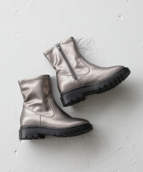 GLOBAL WORK(グローバルワーク)の「エアかる晴雨兼用ブーツ/138932(ブーツ・レディース・ブラック系その他/ブラック/アイボリー/ガンメタ・MEDIUM/SMALL/X-LARGE/LARGE)」の2枚目の写真