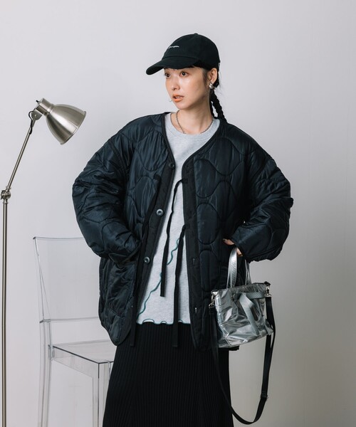 FREAK'S STORE（フリークスストア）の「サイドリボン キルトミリタリーコート/キルトライナーコート/ライナージャケット（その他アウター・レディース・オフホワイト/ブラック/オリーブ/ピンク・ﾌﾘ-）」の3枚目の写真