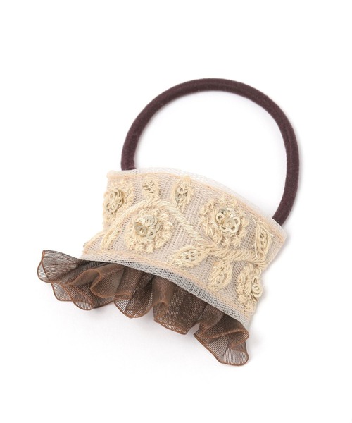 studio CLIP（スタディオクリップ）の「刺繍フリルポニー（ヘアゴム・レディース・アイボリー/グレー/ブラウン・FREE）」の2枚目の写真