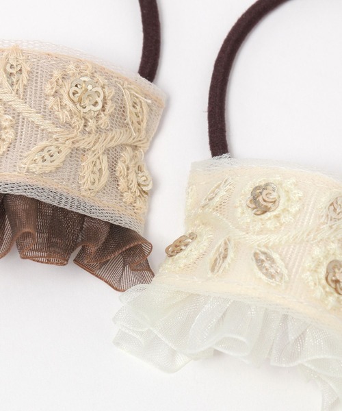 studio CLIP（スタディオクリップ）の「刺繍フリルポニー（ヘアゴム・レディース・アイボリー/グレー/ブラウン・FREE）」の6枚目の写真