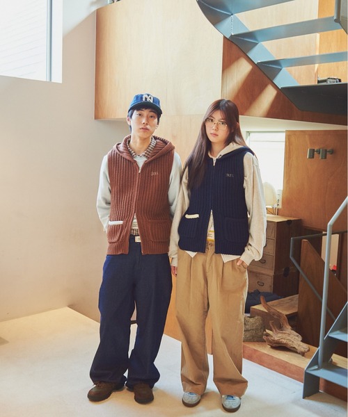 common gull products.（コモンガルプロダクツ）の「かたっぽのニットフーディーベスト（ニット/セーター・レディース・ブラウン/ネイビー・MEDIUM/LARGE）」の3枚目の写真