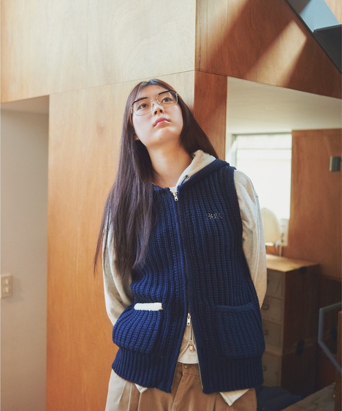 common gull products.（コモンガルプロダクツ）の「かたっぽのニットフーディーベスト（ニット/セーター・レディース・ブラウン/ネイビー・MEDIUM/LARGE）」の7枚目の写真