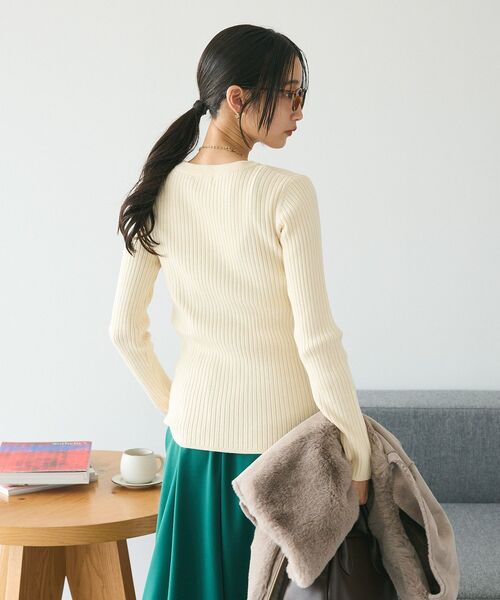 CRAFT STANDARD BOUTIQUE（クラフトスタンダードブティック）の「とてもちクルーネックリブニットプルオーバー（ニット/セーター・レディース・チャコールグレー/アイボリー/ブラック/カーキ/レッド・FREE）」の9枚目の写真