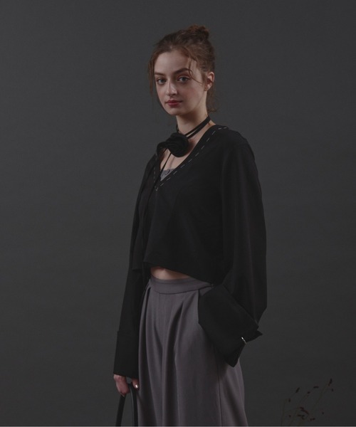 loin nuit（ロワンニュイ）の「choker ring V neck tops / チョーカーリングVネックトップス（シャツ/ブラウス・レディース・カーキ/アイボリー/ブラック・FREE）」の20枚目の写真