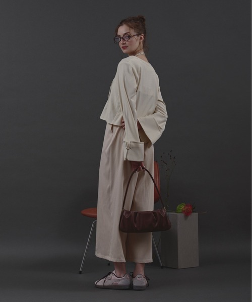 loin nuit（ロワンニュイ）の「choker ring V neck tops / チョーカーリングVネックトップス（シャツ/ブラウス・レディース・カーキ/アイボリー/ブラック・FREE）」の19枚目の写真