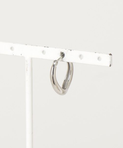ANCHOR(アンカー)の「フープピアス 湾曲(ピアス(片耳用)・メンズ・シルバー/ゴールド・FREE)」の4枚目の写真