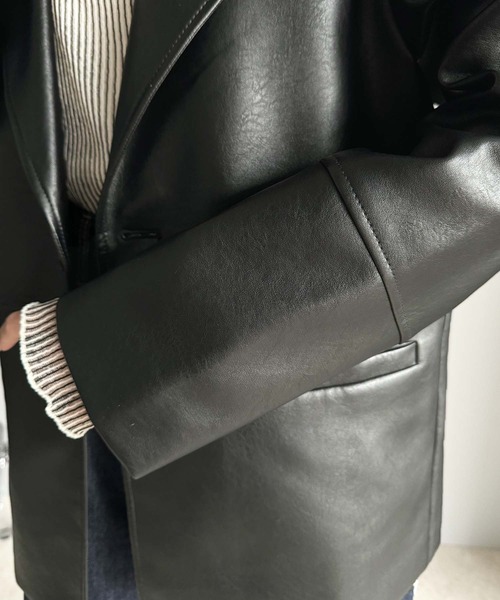 セール】品格とトレンドを纏う。フェイクレザー テーラードジャケット