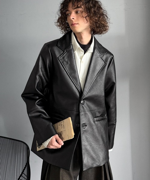 セール】品格とトレンドを纏う。フェイクレザー テーラードジャケット