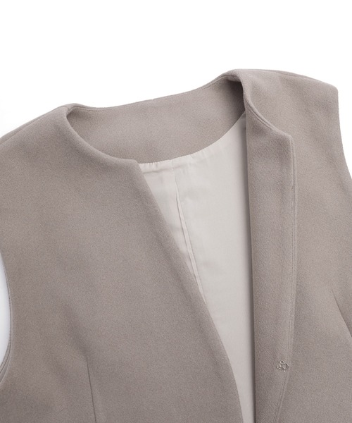 SUGAR BISKET（シュガービスケット）の「エコファーロングジレ（ベスト・レディース・ブラック/ベージュ/オフホワイト/グレー・フリー）」の19枚目の写真