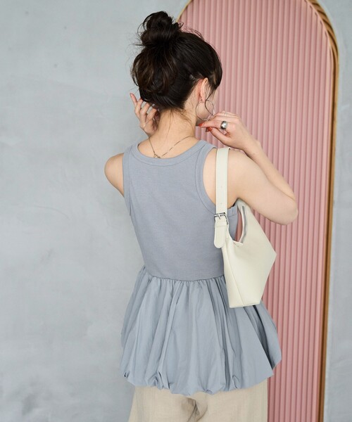 FREAK'S STORE(フリークスストア)の「限定展開 カップ付き 布帛 ドッキング バルーン タンク(タンクトップ・レディース・オフホワイト/チャコールグレー/ブラック/サックスブルー/ベージュ・フリ-)」の17枚目の写真