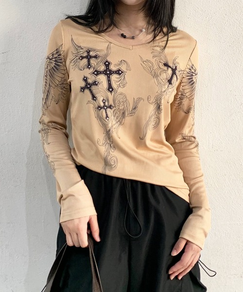 lilful（リルフル）の「クロスモチーフプリントロンT（Tシャツ/カットソー・レディース・ベージュ/ホワイト・M/L）」の5枚目の写真