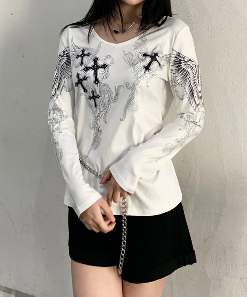 lilful（リルフル）の「クロスモチーフプリントロンT（Tシャツ/カットソー・レディース・ベージュ/ホワイト・M/L）」の9枚目の写真