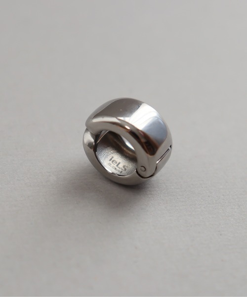 ieLS(イエルズ)の「金属アレルギー対応「ieLS」ステンレス ボリュームフープイヤリング(イヤリング・メンズ・ゴールド/シルバー・ONE SIZE)」の7枚目の写真