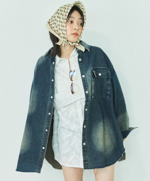 MIRROR STOKE（ミラーストーク）の「【ZOZO限定】VINTAGE DENIM SHIRT JACKET/ヴィンテージデニムシャツジャケット（シャツ/ブラウス・レディース・サックスブルー/ダークブルー・MEDIUM）」の2枚目の写真