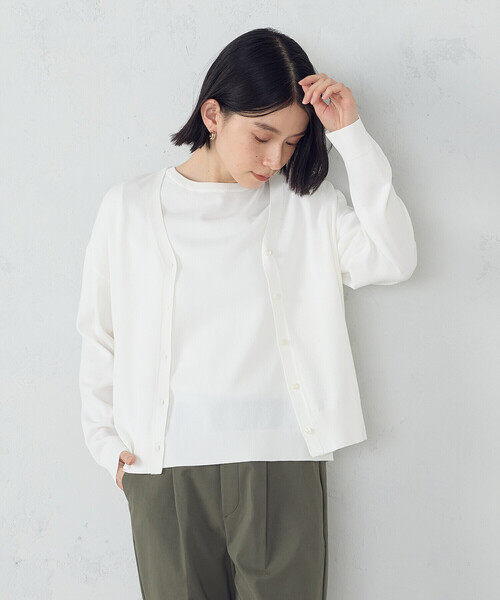 COMME CA ISM(コムサイズム)の「【ウォッシャブル・UVカット】ベーシック サマーニットカーディガン(カーディガン/ボレロ・レディース・ブラック/ホワイト/グリーン/モカ・MEDIUM/LARGE)」の2枚目の写真