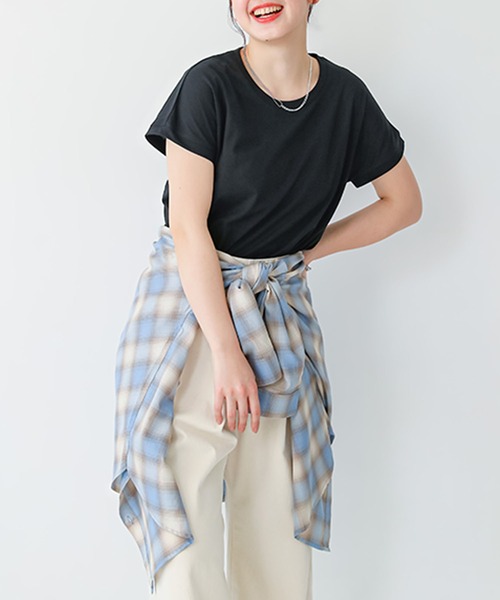 n'OrLABEL（ノアールレーベル）の「【汗じみ防止・接触冷感・吸水速乾】フレンチTシャツ（Tシャツ/カットソー・レディース・ライトグリーン/ブラック/グレイッシュベージュ/オフホワイト/ネイビー/ラベンダー/グレー/ブルー・3L/M/L/LL）」の2枚目の写真