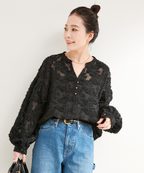 B.C STOCK(ベーセーストック)の「《追加5》パフスリーブジャガードブラウス(シャツ/ブラウス・レディース・アイボリー/ブラック・FREE)」の1枚目の写真