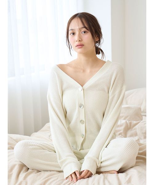 snidel home パジャマ　新品未使用　長袖長ズボン 楽天市場】20％OFF スナイデルホーム ボアフリースセットアップ