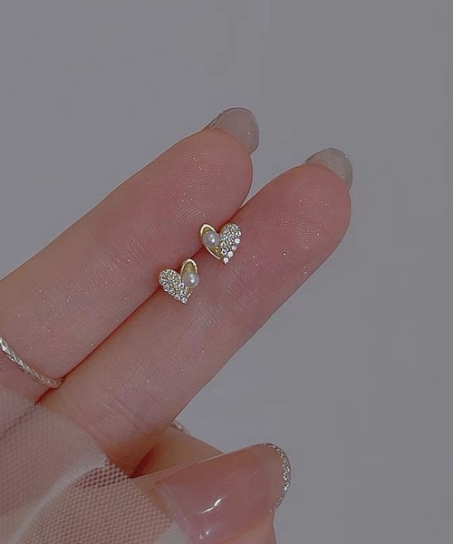 yu-ka（ユーカ）の「YU-KA:ジルコニア & パールコンビ ミニピアス zirconia ＆ Pearl combination mini pierce（ピアス（両耳用）・レディース・シルバー/ゴールド・FREE）」の2枚目の写真