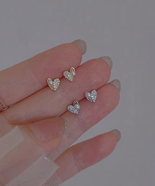 yu-ka（ユーカ）の「YU-KA:ジルコニア & パールコンビ ミニピアス zirconia ＆ Pearl combination mini pierce（ピアス（両耳用）・レディース・シルバー/ゴールド・FREE）」の3枚目の写真