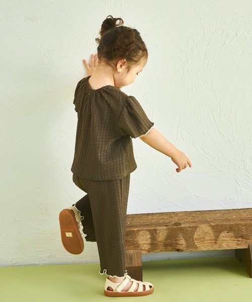 sea and shells by pairmanon(シーアンドシェルズバイペアマノン)の「【sea and shells by pairmanon】シボ素材 メロー プルオーバー(その他ベビーウェア・キッズ・ベージュ/グリーン系その他/ブラウン・80/100/110/90)」の6枚目の写真