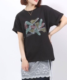 CONVERSE（コンバース）の「CONVERSE（コンバース）ヴィンテージライクグラフィックプリントＴシャツ レディース（Tシャツ/カットソー）」