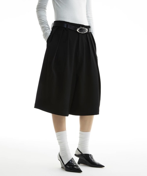 タグ付き未使用品☆セルフォード　スカラップモチーフハーフパンツ　タック付き　黒 CELFORD（セルフォード）の「ラップタックワイドパンツ（その他