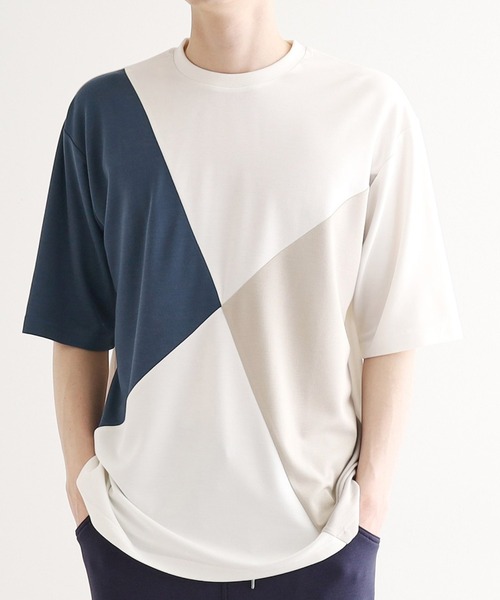tk.TAKEO KIKUCHI(ティーケータケオキクチ)の「◆【UV、接触冷感】ナナメ切替アソートTシャツ(Tシャツ/カットソー・メンズ・グレー系3/ブラック系4/ホワイト系5/ホワイト系4・02/03/04/01)」の2枚目の写真