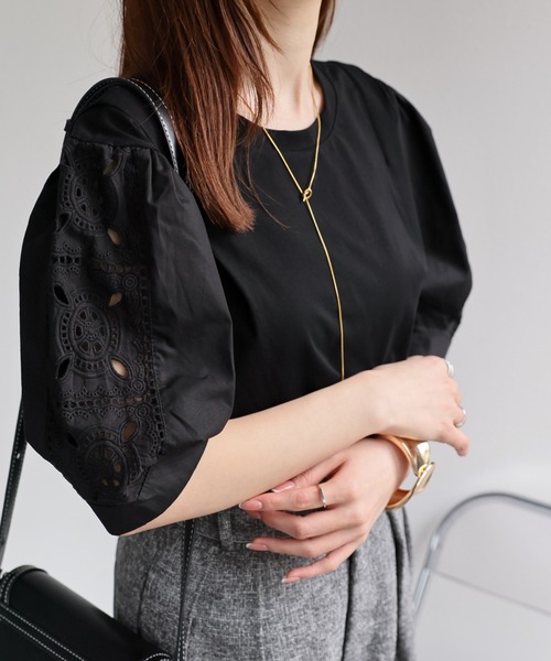 CREARE -LINO-(クレアーレリノ)の「〈レディース商品〉カットワーク刺しゅうドッキングTシャツ(Tシャツ/カットソー・レディース・ブラック/ホワイト・FREE)」の10枚目の写真