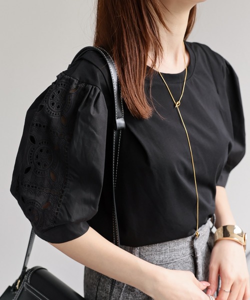 CREARE -LINO-(クレアーレリノ)の「〈レディース商品〉カットワーク刺しゅうドッキングTシャツ(Tシャツ/カットソー・レディース・ブラック/ホワイト・FREE)」の6枚目の写真