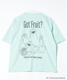 FRUIT CAKE（フルーツケイク）の「【FRUIT OF THE LOOM/フルーツオブザルーム】ESAME STREET× FRUIT OF THE LOOM Illust T-Shirt E（Tシャツ/カットソー）」