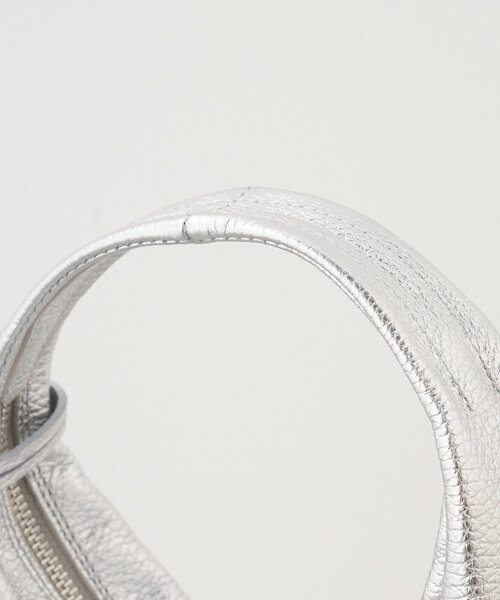 BEARDSLEY（ビアズリー）の「《MARCO MASI》ワンハンドルバッグ(シルバー)（ハンドバッグ・レディース・シルバー・FREE）」の6枚目の写真