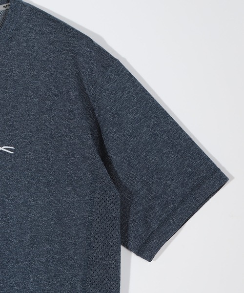 MEN'S BIGI(メンズビギ)の「【DENHAM/デンハム】別注ニットTEE(Tシャツ/カットソー・メンズ・ブラック/ネイビー・02/03)」の5枚目の写真