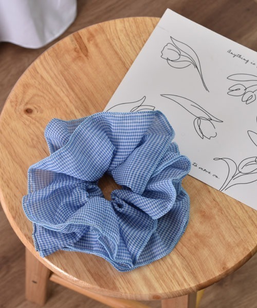 VIBGYOR Women（ヴィブジョー　ウィメン）の「【urge select】ギンガムチェック ボリュームシュシュ【7色展開】（シュシュ・レディース・ベビーピンク/グリーン/ブルー/パープル/オレンジ/ピンク/ブラウン・FREE）」の15枚目の写真