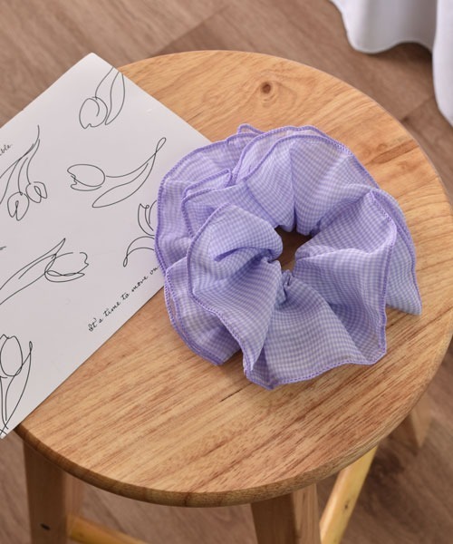 VIBGYOR Women（ヴィブジョー　ウィメン）の「【urge select】ギンガムチェック ボリュームシュシュ【7色展開】（シュシュ・レディース・ベビーピンク/グリーン/ブルー/パープル/オレンジ/ピンク/ブラウン・FREE）」の13枚目の写真