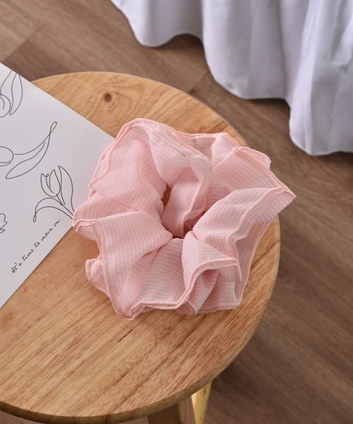 VIBGYOR Women（ヴィブジョー　ウィメン）の「【urge select】ギンガムチェック ボリュームシュシュ【7色展開】（シュシュ・レディース・ベビーピンク/グリーン/ブルー/パープル/オレンジ/ピンク/ブラウン・FREE）」の10枚目の写真