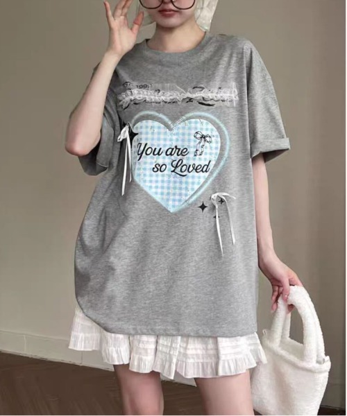 AsheKsha(アシクシャ)の「【新作】ギンガムレースハート・オーバーサイズTシャツ(Tシャツ/カットソー・レディース・グレー/ブラック・F)」の2枚目の写真