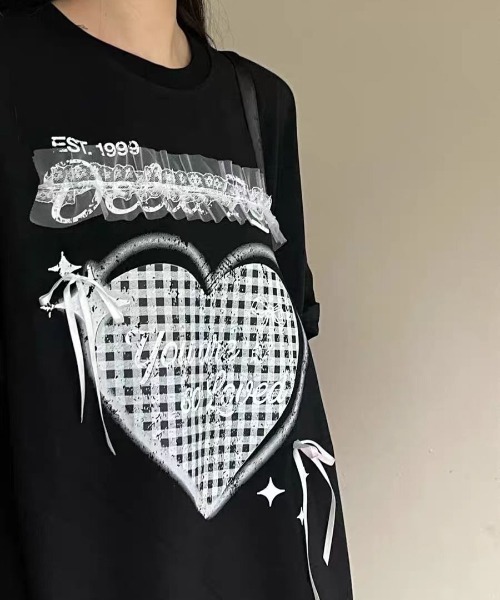 AsheKsha(アシクシャ)の「【新作】ギンガムレースハート・オーバーサイズTシャツ(Tシャツ/カットソー・レディース・グレー/ブラック・F)」の4枚目の写真