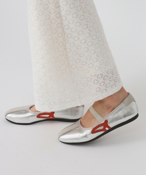 Ray BEAMS（レイビームス）の「【別注】Anniel / スエード スニーカー（スニーカー・レディース・シルバー/ブラック・36/39/38/37）」の2枚目の写真