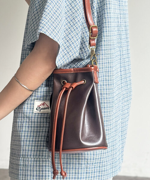 CPCM（シーピーシーエム）の「PU巾着ショルダーバッグ（ショルダーバッグ・メンズ・ブラウン/キャメル/ブラック・FREE）」の2枚目の写真