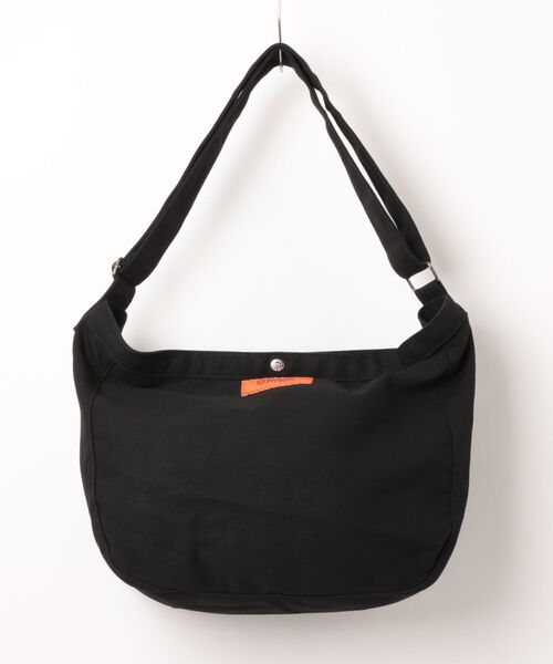 UNIVERSAL OVERALL(ユニバーサルオーバーオール)の「SOLID COLOR NEWSPAPER BAG(ショルダーバッグ・メンズ・ホワイト/ブラック・FREE)」の2枚目の写真