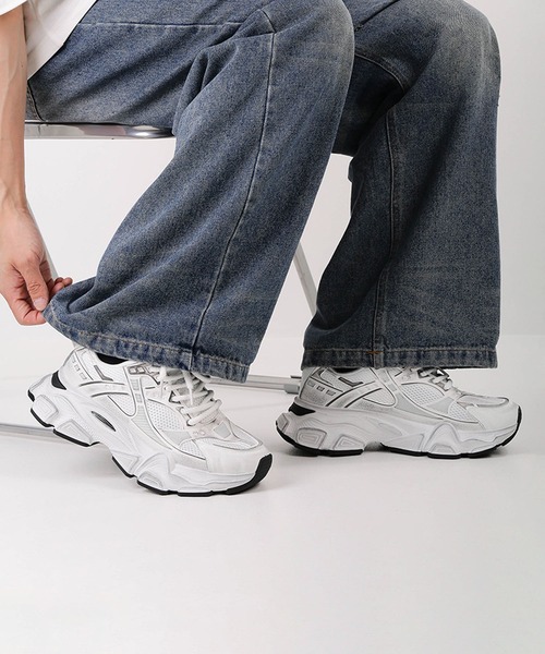 shoes365（シューズスリーシックスファイヴ）の「脚長ダッドスニーカー（スニーカー・メンズ・オフホワイト/ブラック/ホワイト・24.5cm/25.5cm/26.5cm/25.0cm/26.0cm/27.0cm）」の2枚目の写真