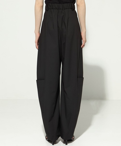 STUDIOUS（ステュディオス）の「【STUDIOUS/ステュディオス】Barrel Leg Cargo Trousers/バレルレッグカーゴトラウザー（スラックス・レディース・ダークグレー/ブラック・1/2）」の7枚目の写真