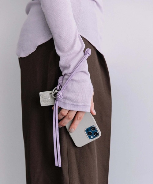 Beau're（ヴュレ）の「【BEAURE】B-25304　レザータッセルスマホストラップ（スマホグッズ・レディース・パープル/ライトグリーン/ブラック/アイボリー/キャメル・FREE）」の10枚目の写真