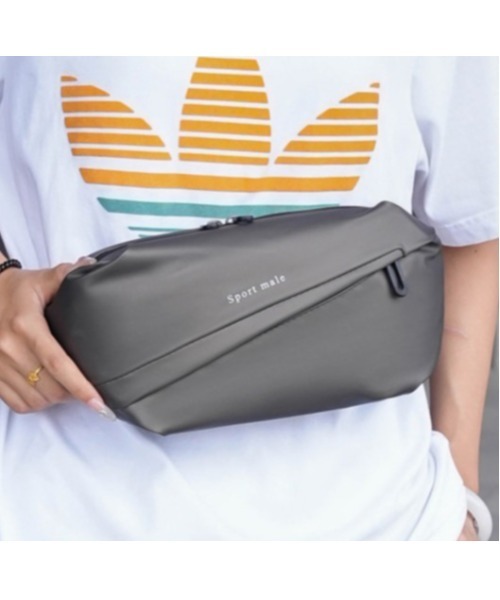 Sakka(サッカ)の「撥水多機能ボディバッグ(ボディバッグ/ウエストポーチ・メンズ・オフホワイト/チャコールグレー/アッシュブラウン/ブルー/ブラック・FREE)」の17枚目の写真