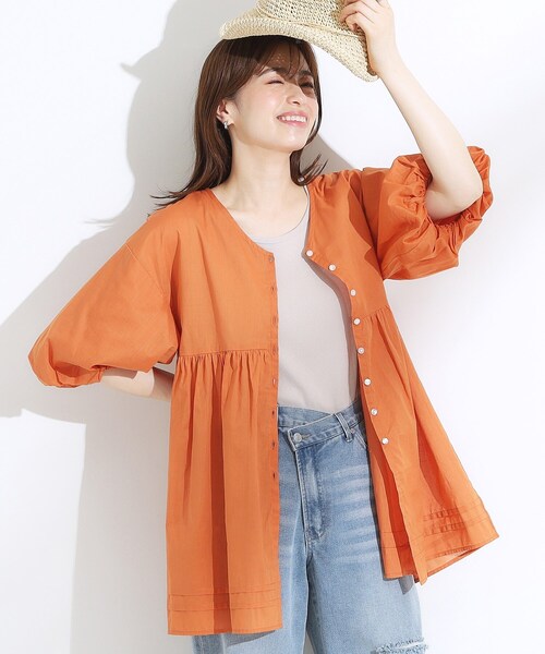 SHOO・LA・RUE(シューラルー)の「【S-LL】一枚で着映え バルーンスリーブブラウス(シャツ/ブラウス・レディース・オレンジ/ブラック/ブルー系その他・01/03/04/02)」の3枚目の写真