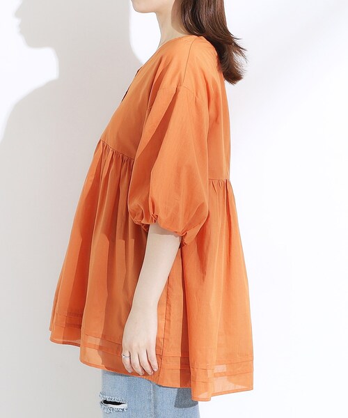SHOO・LA・RUE(シューラルー)の「【S-LL】一枚で着映え バルーンスリーブブラウス(シャツ/ブラウス・レディース・オレンジ/ブラック/ブルー系その他・01/03/04/02)」の17枚目の写真